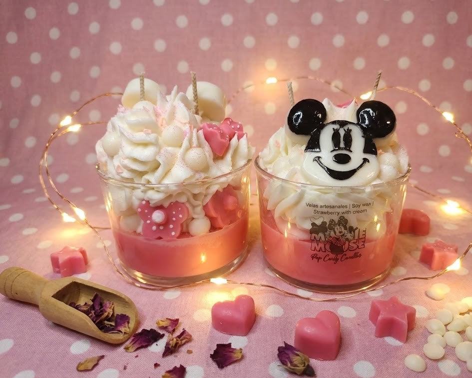 🍓🎀 Vela Artesanal "Minnie Mouse": Magia y Fresas con Nata 🎀🍓